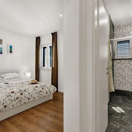 Festina Lente A Luxury In Makarska, Heated Pool Вілла *