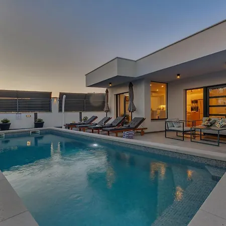 Festina Lente A Luxury In Makarska, Heated Pool Vila Makarska