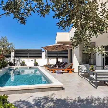 Festina Lente A Luxury In Makarska, Heated Pool * 마카르스카