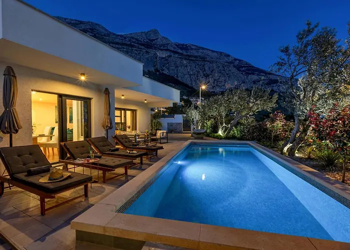 Festina Lente A Luxury In Makarska, Heated Pool