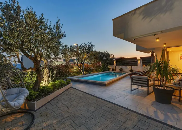 וילה Festina Lente A Luxury In Makarska, Heated Pool *