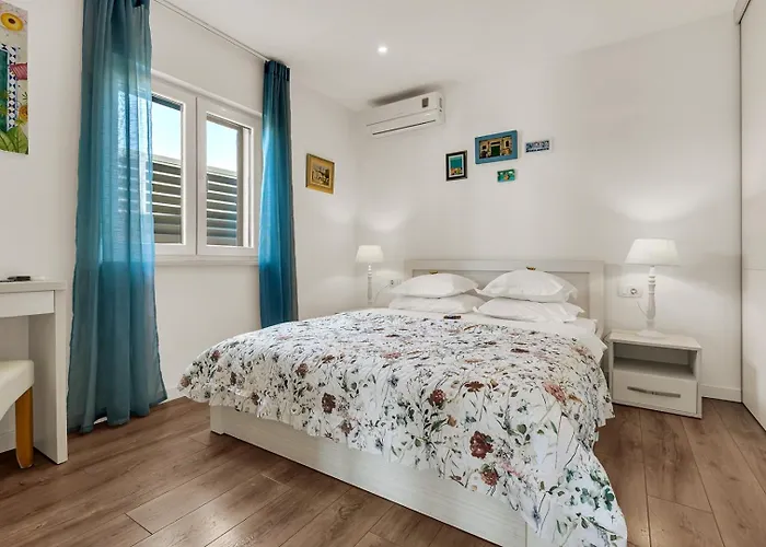 Βίλα Festina Lente A Luxury In Makarska, Heated Pool