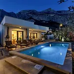 Festina Lente A Luxury In Makarska, Heated Pool Βίλα