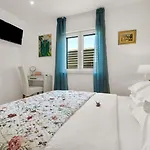 Βίλα Festina Lente A Luxury In Makarska, Heated Pool Μακάρσκα