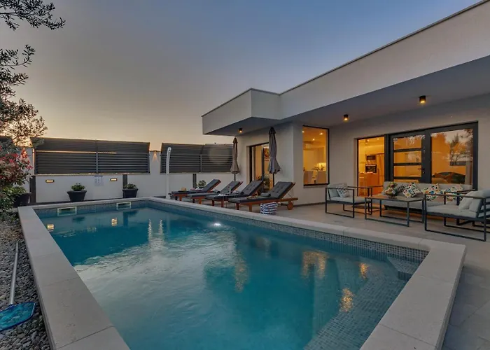 Festina Lente A Luxury In Makarska, Heated Pool Вілла Макарська