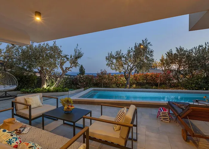 Вілла Festina Lente A Luxury In Makarska, Heated Pool