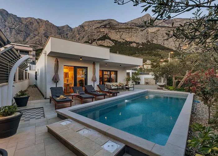 Вілла Festina Lente A Luxury In Makarska, Heated Pool *