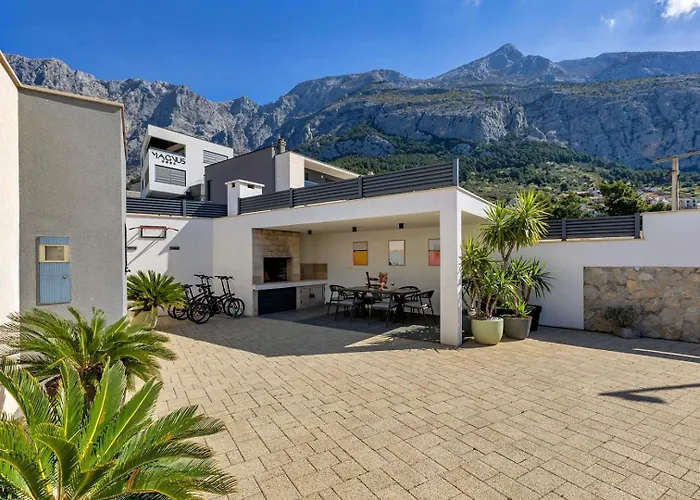 Festina Lente A Luxury In Makarska, Heated Pool *
