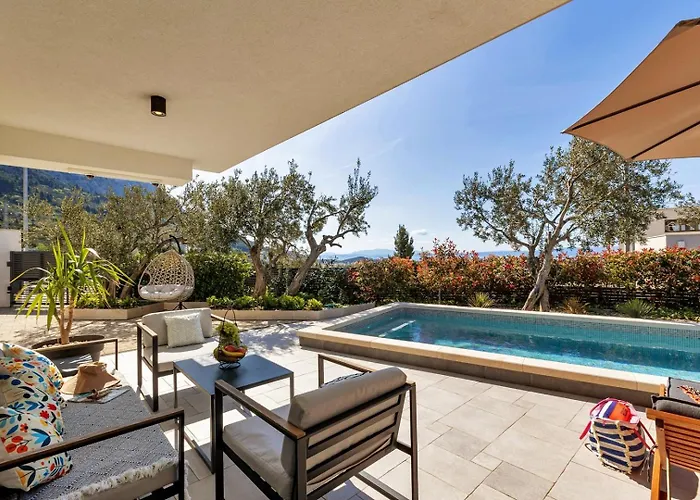 Festina Lente A Luxury In Makarska, Heated Pool