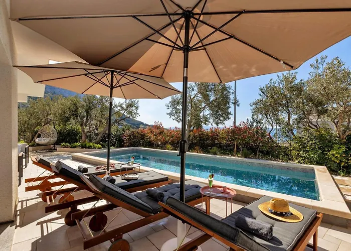 Вілла Festina Lente A Luxury In Makarska, Heated Pool